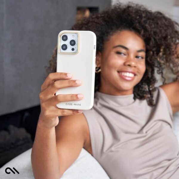 Silicone Beige MagSafe - iPhone 15 Pro