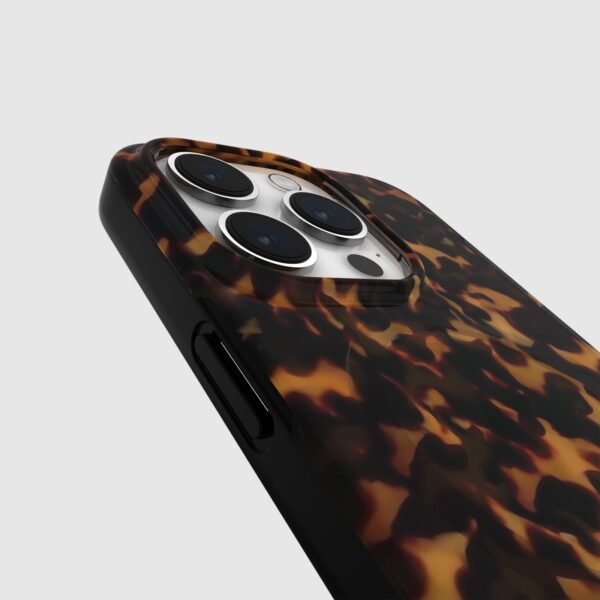 cmi_Poodle_KateSpade_TransparentTortoise_KS052488_Angle8.jpg kate spade new york Tortoise MagSafe - iPhone 15 Pro